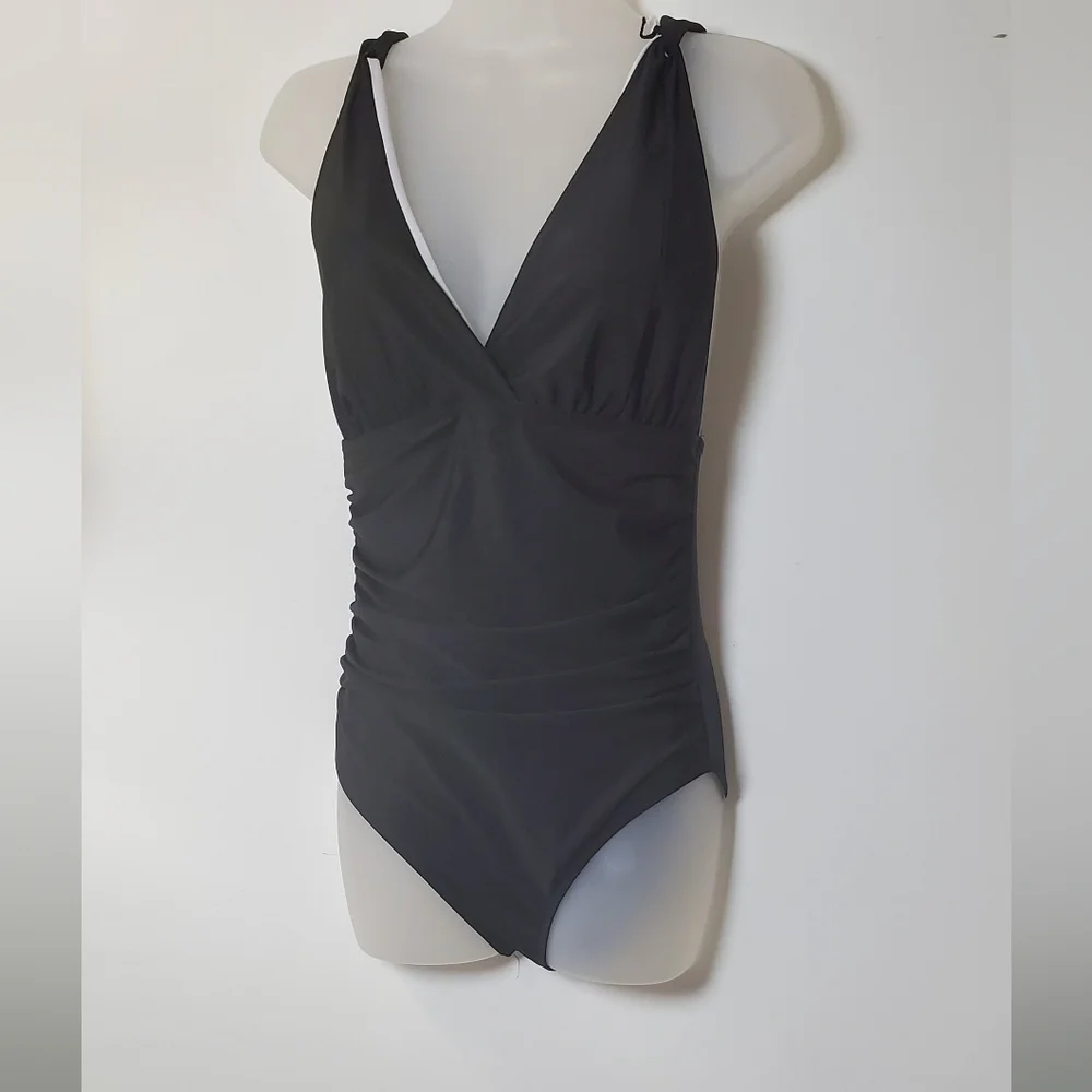 Black One-Piece Sintched  Swimsuit